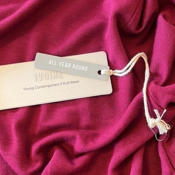 NWT. Ivoire Long-sleeve Blouse - Picture 5 of 7